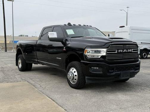 2024 RAM 3500 Laramie Crew Cab 4x4 8' Box