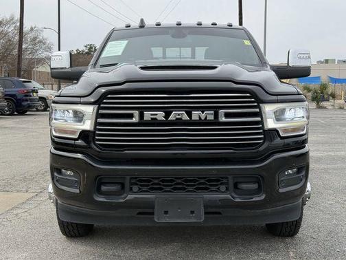 2024 RAM 3500 Laramie Crew Cab 4x4 8' Box
