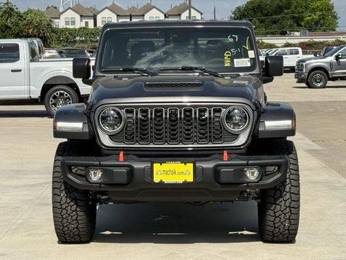 2025 Jeep Gladiator Mojave X
