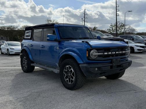 2023 Ford Bronco Outer Banks
