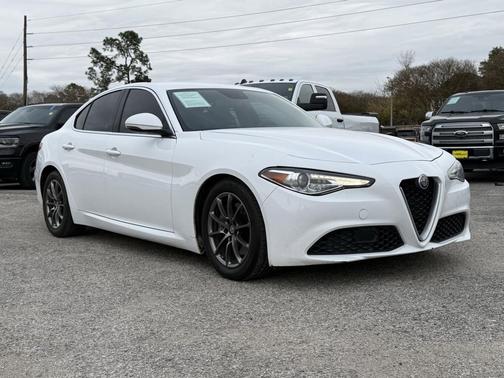 2018 Alfa Romeo Giulia Base