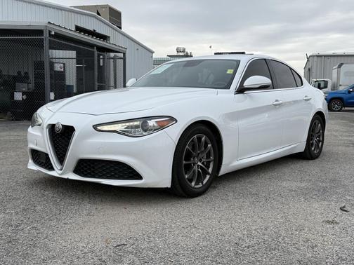 2018 Alfa Romeo Giulia Base