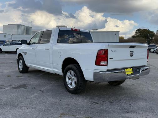 2019 RAM 1500 SLT