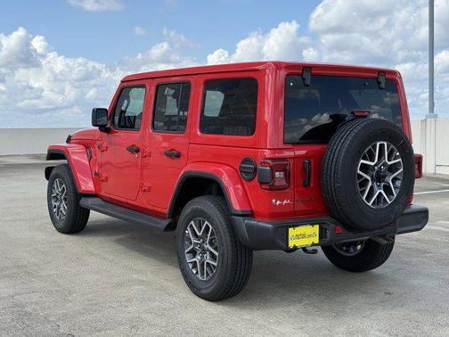 2025 Jeep Wrangler 4-Door Sahara 4x4