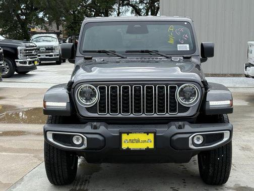 2025 Jeep Wrangler 4-Door Sahara 4x4