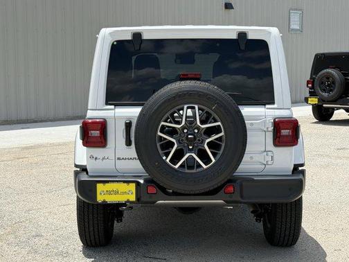 2025 Jeep Wrangler 4-Door Sahara 4x4
