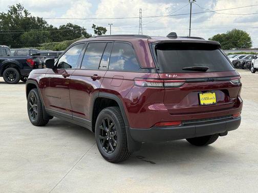 2025 Jeep Grand Cherokee Altitude