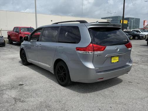 2013 Toyota Sienna XLE