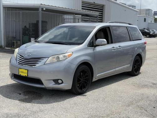 2013 Toyota Sienna XLE
