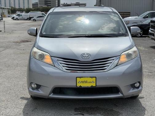 2013 Toyota Sienna XLE