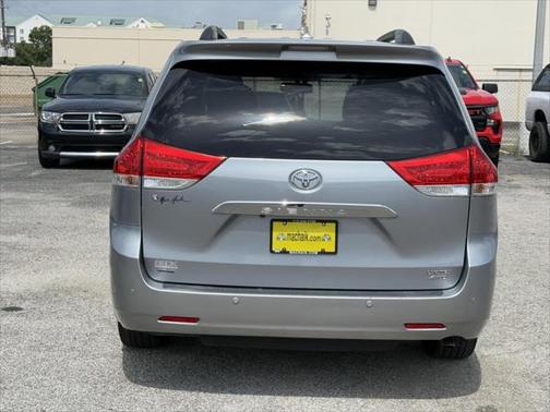 2013 Toyota Sienna XLE