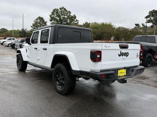 2023 Jeep Gladiator Willys 4x4