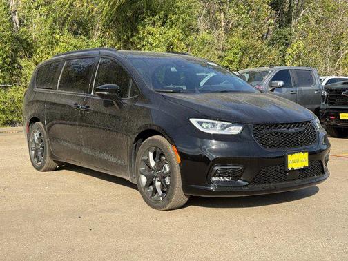 2026 Chrysler Pacifica L