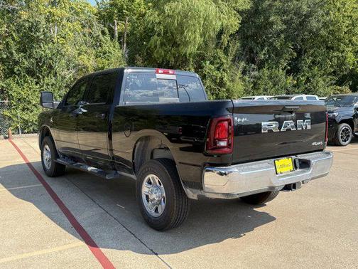 2025 RAM 2500 Tradesman Crew Cab 4x4 6'4' Box