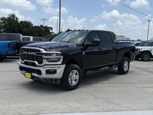 2025 RAM 2500 Tradesman Crew Cab 4x4 6'4' Box