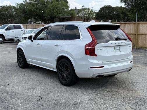 2021 Volvo XC90 T5 Momentum