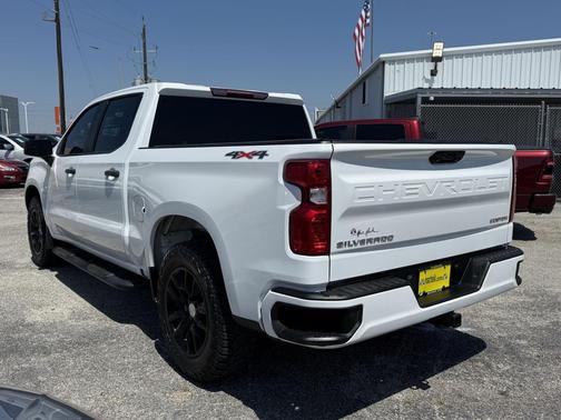 2022 Chevrolet Silverado 1500 Custom