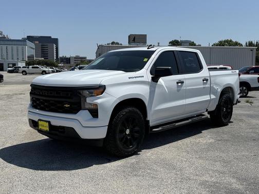 2022 Chevrolet Silverado 1500 Custom