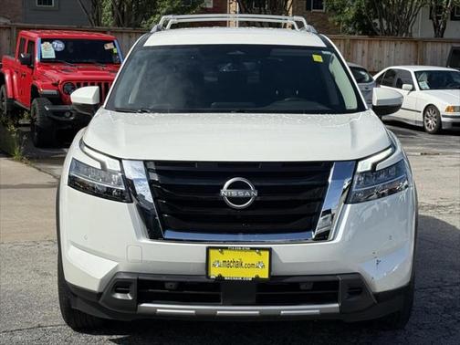 2023 Nissan Pathfinder SL 4WD