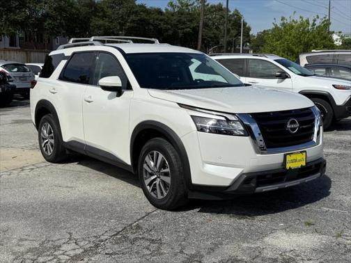 2023 Nissan Pathfinder SL 4WD