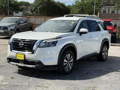 2023 Nissan Pathfinder SL 4WD