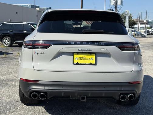 2022 Porsche Cayenne S