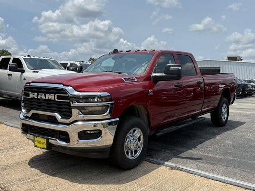 2025 RAM 3500 Tradesman Crew Cab 4x4 8' Box