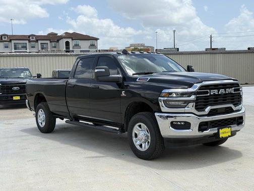 2025 RAM 3500 Tradesman Crew Cab 4x4 8' Box