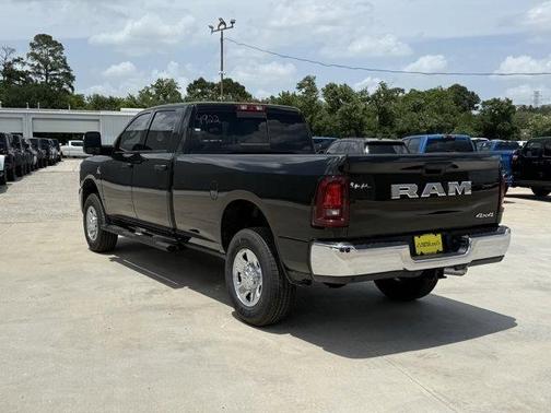 2025 RAM 3500 Tradesman Crew Cab 4x4 8' Box
