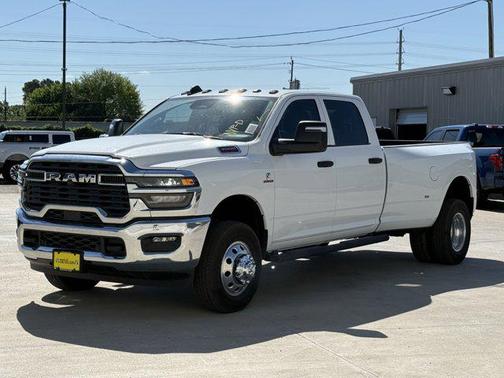 2025 RAM 3500 Tradesman Crew Cab 4x4 8' Box