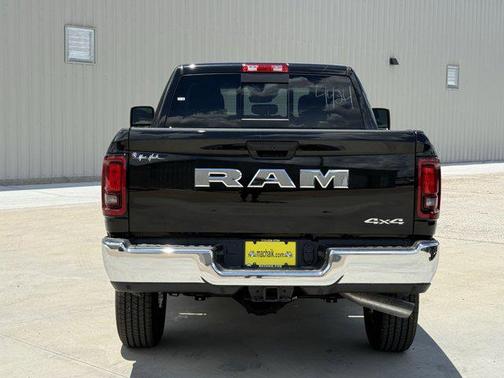 2025 RAM 2500 Tradesman Crew Cab 4x4 6'4' Box