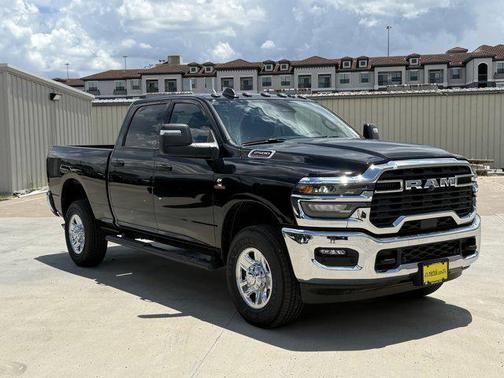 2025 RAM 2500 Tradesman Crew Cab 4x4 6'4' Box