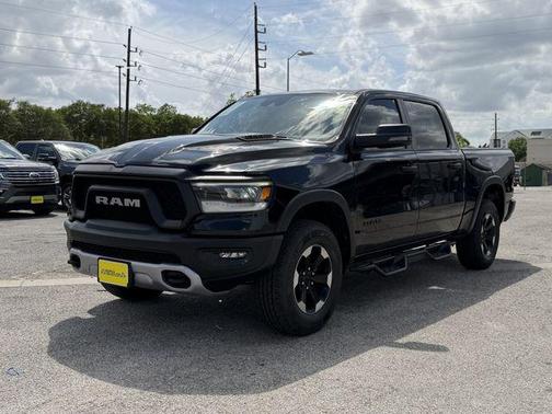 Diamond Black Crystal Pearlcoat 2023 RAM 1500 Rebel