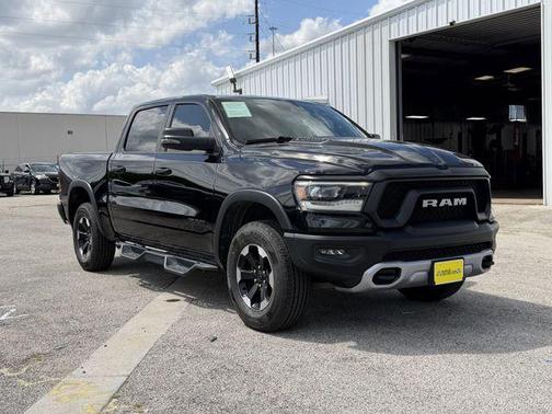 Diamond Black Crystal Pearlcoat 2023 RAM 1500 Rebel