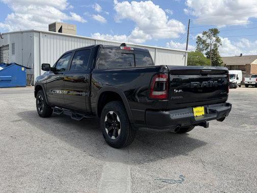 Diamond Black Crystal Pearlcoat 2023 RAM 1500 Rebel