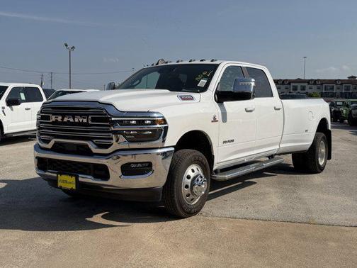 Bright White Clearcoat 2026 RAM 3500 Laramie Crew Cab 4x4 8' Box