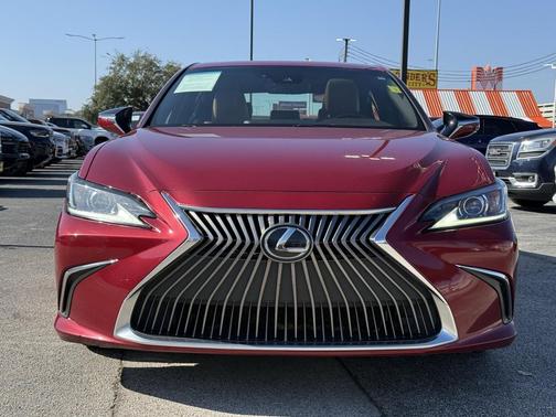 2021 Lexus ES 300h Premium