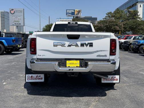 Bright White Clearcoat 2026 RAM 3500 Tradesman Crew Cab 4x4 8' Box