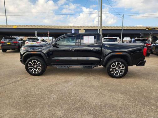 Onyx Black 2024 GMC Canyon AT4