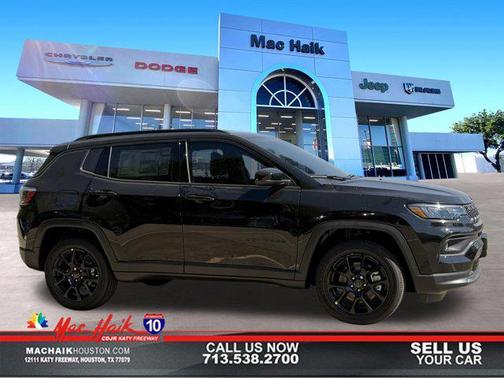 Diamond Black Crystal Pearlcoat 2026 Jeep Compass Latitude