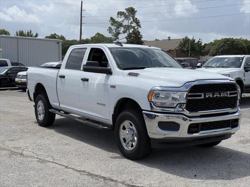 2020 RAM 2500 Tradesman Crew Cab 4X4 6'4' Box