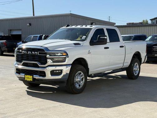 2025 RAM 2500 Tradesman Crew Cab 4x4 6'4' Box
