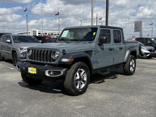 2024 Jeep Gladiator Sport