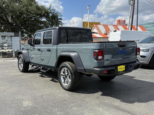 2024 Jeep Gladiator Sport