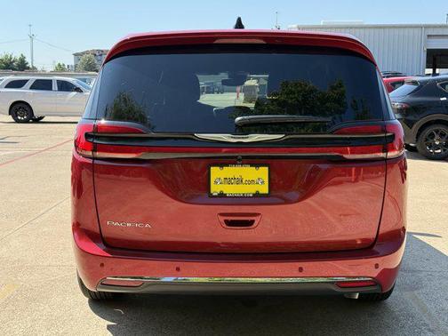 2026 Chrysler Pacifica L