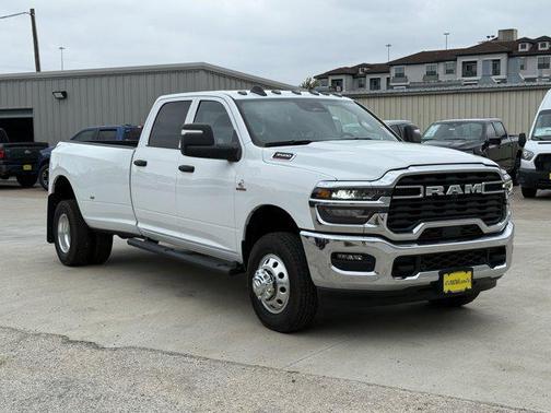 2025 RAM 3500 Tradesman Crew Cab 4x4 8' Box