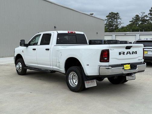 2025 RAM 3500 Tradesman Crew Cab 4x4 8' Box