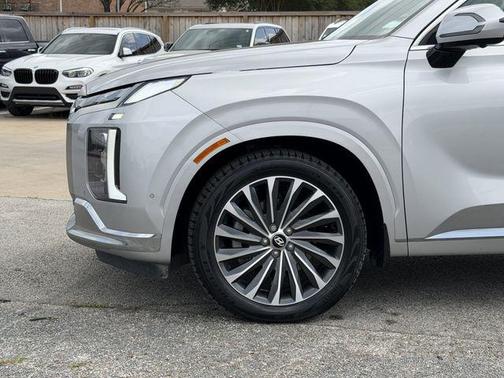 Typhoon Silver 2023 Hyundai PALISADE Calligraphy