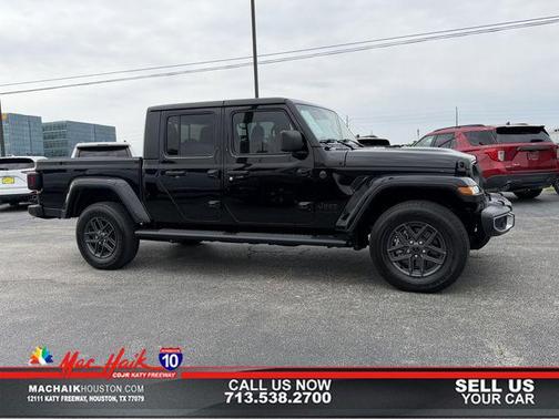 Black Clearcoat 2024 Jeep Gladiator Sport S