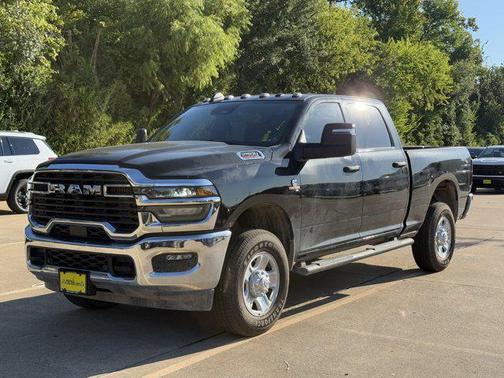 2025 RAM 2500 Tradesman Crew Cab 4x4 6'4' Box